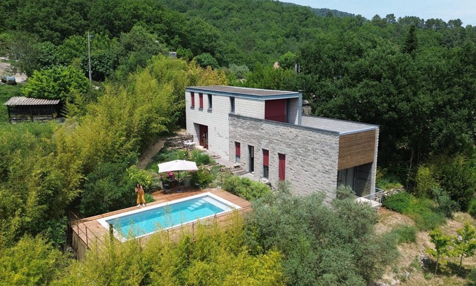 Meyrannes Villa | Escape to La maison des Chataigniers Amidst Nature's Beauty