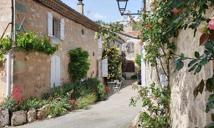 Fources House | Experience La Maison des Cornières: Family-Friendly Comfort