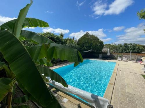 Chadenac House | Discover La Maison des Coteaux: Oceanfront Getaway Awaits