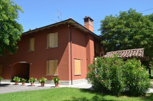 Bentivoglio Bed & Breakfast | Pet-Friendly La Maison B&B with Kitchen & Top Ratings