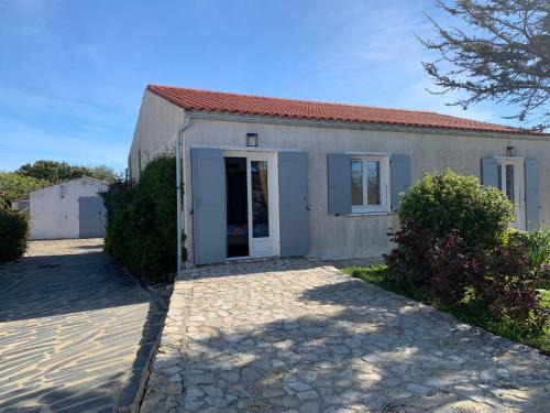 Saint-Denis-d'Oleron House | Oceanfront Bliss at La Maison du Bout du Monde - Rated 9/10