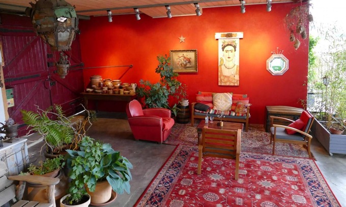 Ternand House | Discover La Maison du Chat Perché with Spa and Breakfast