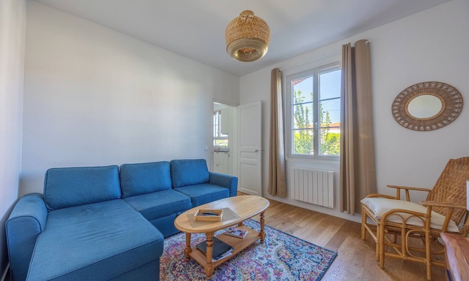 Les Cites House | Experience La Maison du Fleuve with Pool and Ocean Views