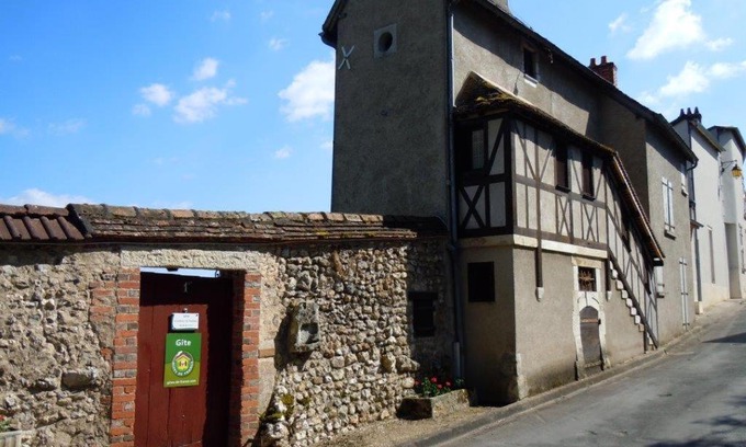 Sancerre House | Pet-Friendly Retreat at La Maison du Guetteur