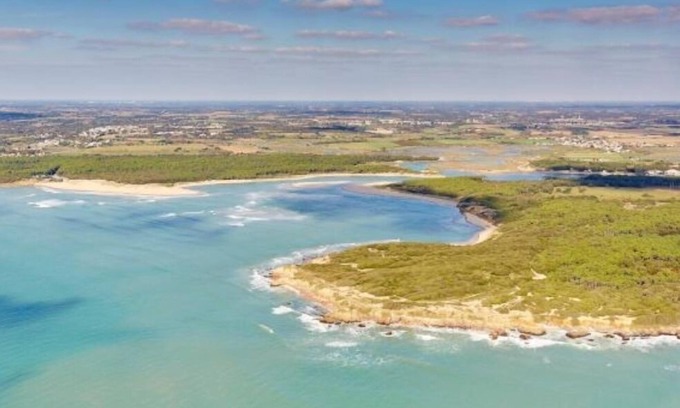 Jard-sur-Mer House | Relax at La Maison du pêcheur with Ocean Views & Hot Tub