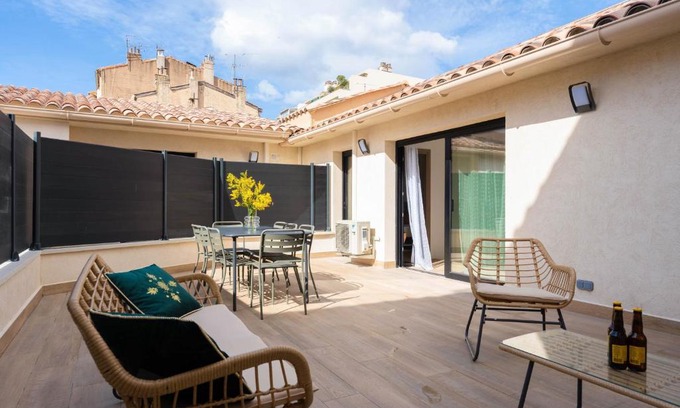 Menpenti House | Elegant Oceanfront Retreat at MaisonMars - 4-Star Comfort