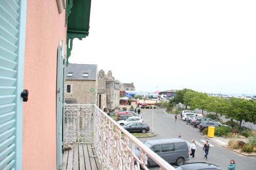 Roscoff Apartment | La Maison du Port: Ocean View with Garden & Parking