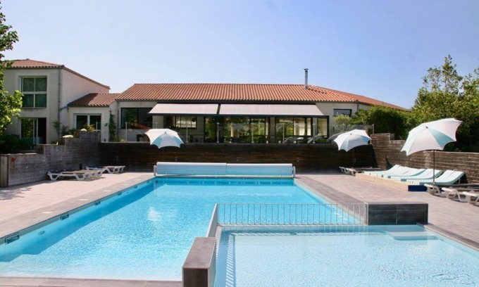 Angoulins Villa | Relax at La Maison Duplex - Côté Océan Near La Rochelle