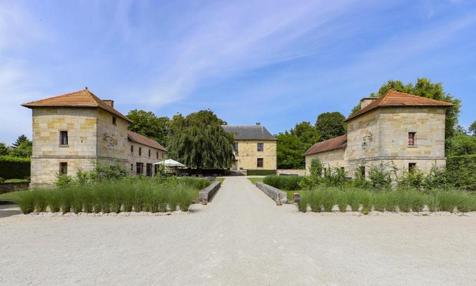 Revigny-sur-Ornain House | Discover La Maison Forte: Oceanfront Paradise Awaits