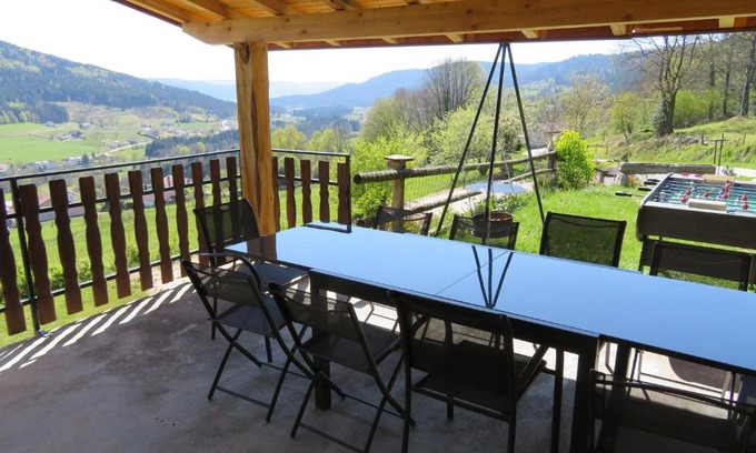Cleurie House | Oceanfront Escape at La Maison Jaune: Rated 9.4/10!