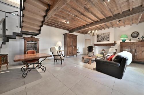 Capvern House | Explore La Maison Poulogne: Family & Pet-Friendly Retreat