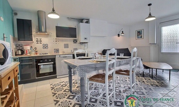 Riantec House | Discover La Maison Rose - Riantec with Ocean Views & Pool