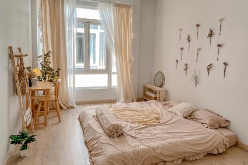 Sa Dec House | Discover La Maison: Budget-Friendly Comfort Awaits