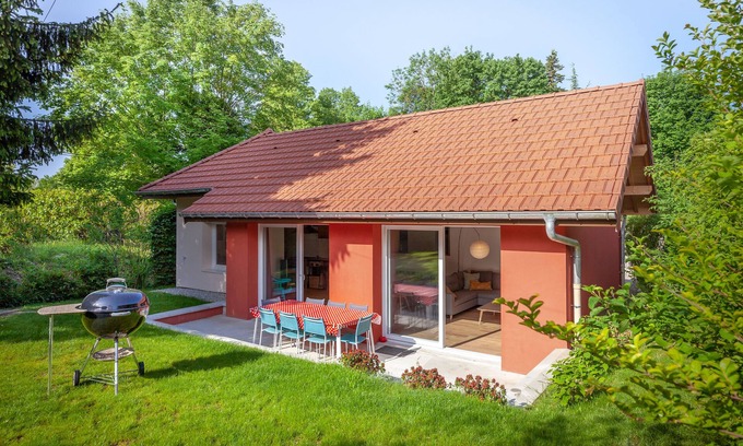 Aix-les-Bains Villa | Enchanting La Maisonnette-Aix with Garden & Breakfast