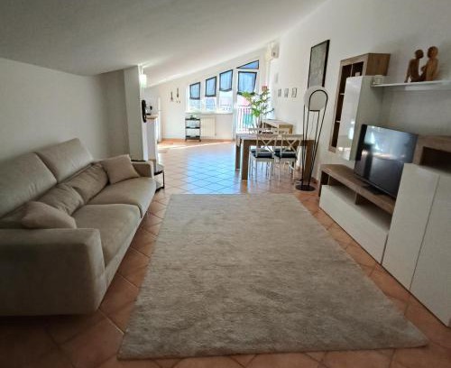 Lake Bracciano Apartment | Pet-Friendly Retreat at La Mansarda di Matteo - Rated 9.3/10