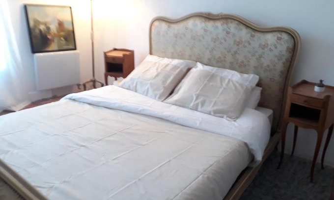 Fontevraud-l'Abbaye Bed & Breakfast | Oceanfront Family Retreat at La Marginale - Rated 8.4/10