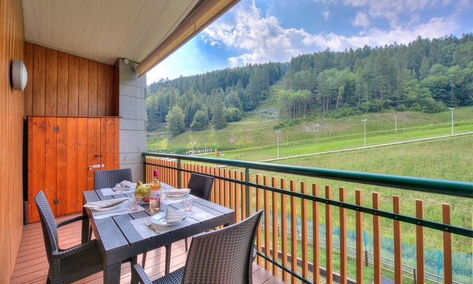 Bardonecchia Apartment | Cozy La Marmotta Campo Smith: Ski Slopes & Pet-Friendly Stay