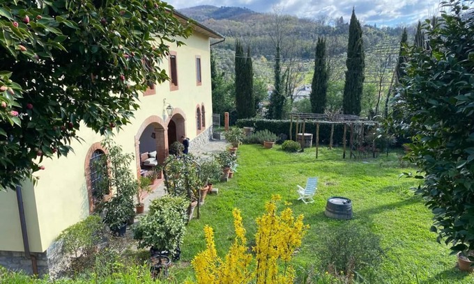 Saturnana House | Family-Friendly La Maroneta with Ocean View & Tuscan Charm