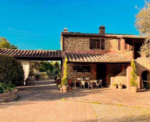 Lucignano Bed & Breakfast | Discover La Melea: Vegan Villa with Oceanfront Views
