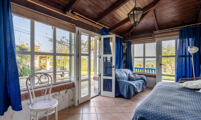 San Damiano dʼAsti House | Relax at La Meridiana: Pet-Friendly Oasis with Pool & Spa