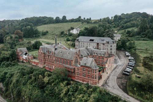 Anseremme Hotel | Discover La Merveilleuse: Family-Friendly Retreat Awaits