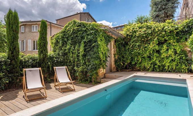 Saint-Didier-au-Mont-d'Or Villa | Relaxing Village House with Pool - Ideal Family Escape