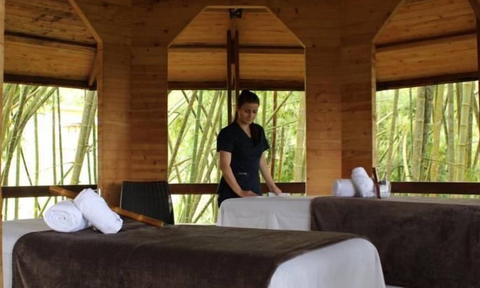 Alegrias Hotel | la milagrosa