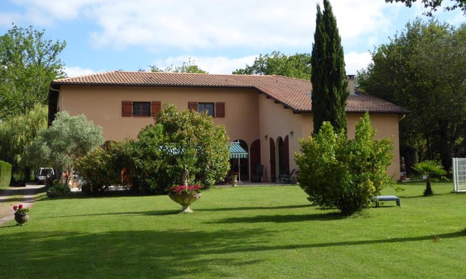 Sainte-Eulalie-en-Born Bed & Breakfast | La Mimona: Oceanfront Retreat with Pool & 9.4/10 Rating
