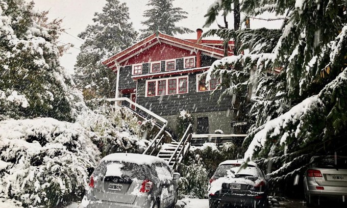 San Carlos de Bariloche Bed & Breakfast | Enjoy Family-Friendly Stays at La Miralejos with Hot Tub