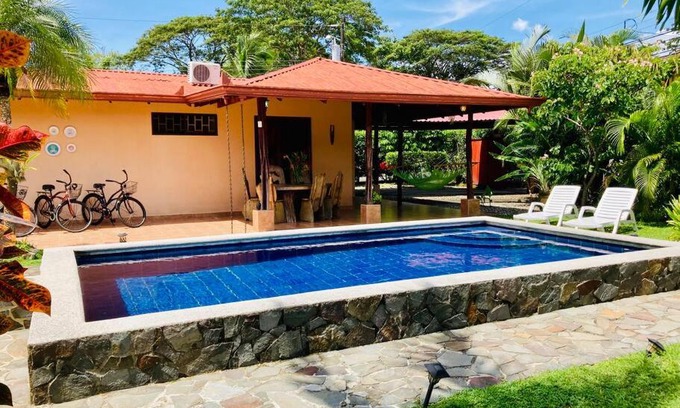Barrio Ricos y Famosos Apartment | La Mona Beach House: Pet-Friendly Oasis with Perfect Ratings