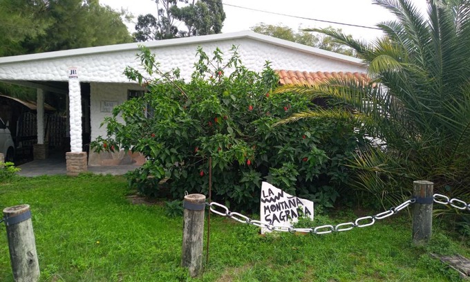 Guazuvira Nuevo House | Discover La Montaña Sagrada Araminda - Pet & Child Friendly