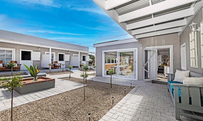 Riebeek Kasteel House | Discover La Montagne Lodge: 4-Star Comfort with Kitchen Access