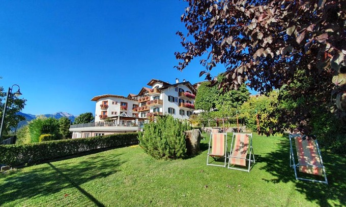 Malosco Hotel | Discover La Montanina Hotel: Poolside Bliss in Val di Non