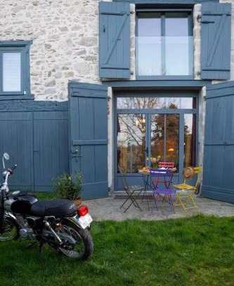 Rilhac-Lastours House | La Motte Bleue