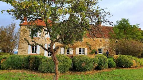 Louroux-de-Bouble House | Family-Friendly Retreat at La Motte - Guest Rated 9/10