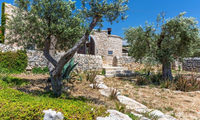 Santa Croce Camerina House | Tranquil La Muraglia Residenza with Oceanfront Views