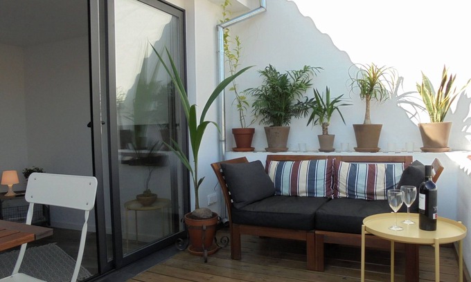 La Victoria Apartment | Discover La Niña Chica: Cozy Studio with Ocean View