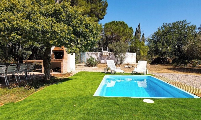 Valls House | Pet-Friendly Retreat at La Noguera Casa Rural Valls