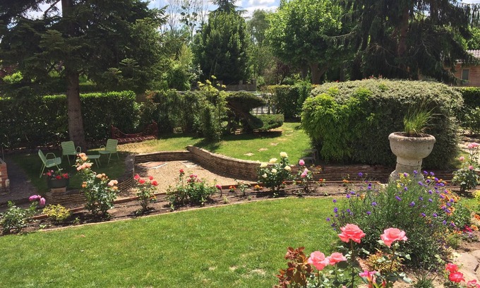 Noyers-sur-Cher Bed & Breakfast | Family-Friendly Stay at La Noisetière with Breakfast Included