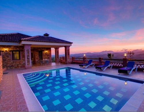 El Gastor House | Rated 10/10: Family-Friendly Retreat at La Olgava
