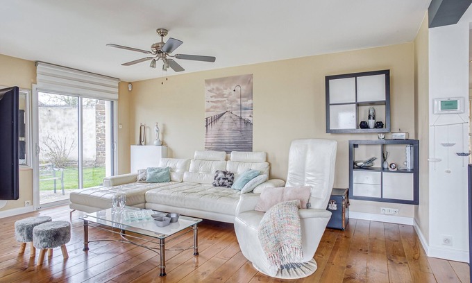 Saint-Pere House | Experience La Péréenne: Family-Friendly Retreat with Pool
