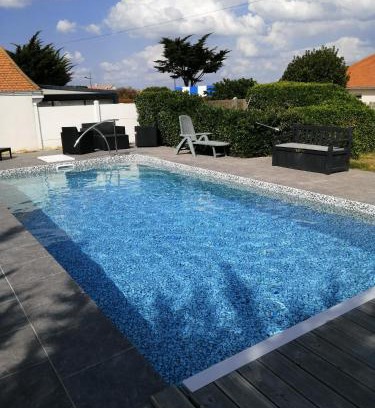 La Plaine-sur-Mer Bed & Breakfast | Oceanfront Getaway at Bord de Mer – Rated 9.1 by Guests