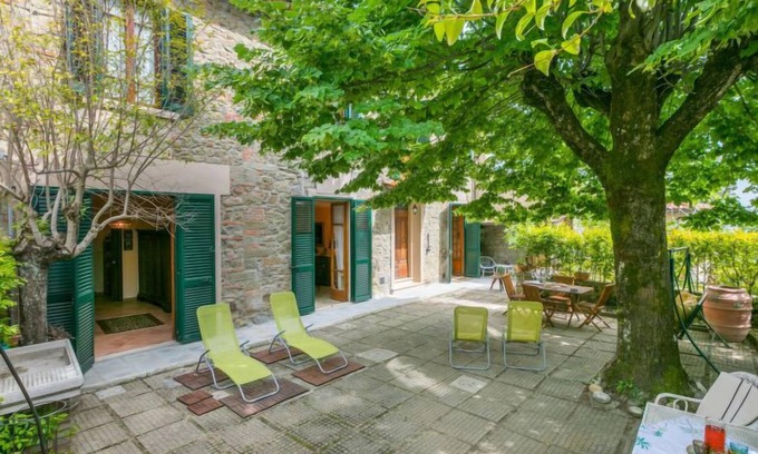 Pulicciano House | Unforgettable Stay at La Pace by Interhome - 10/10 Rated!