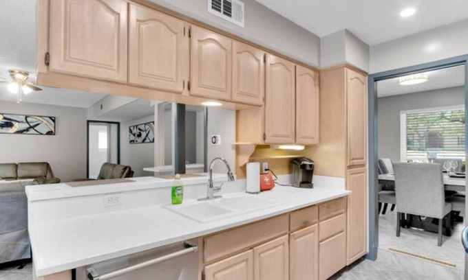 North San Antonio - SAT House | Spacious LA PALA CITA: Pool, Game Room & Family Comfort