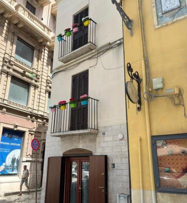 Bari City Centre House | Welcome to La Palazzina dei Fiori: Family & Pet Friendly Stay