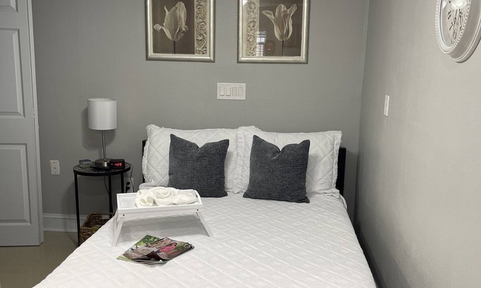 Embassy Hills Apartment | Pet-Friendly Retreat at La Palma in Port Richey