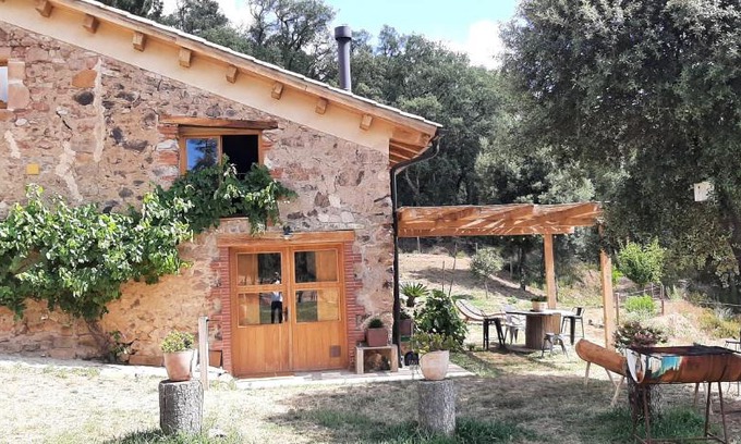 Arbucies Apartment | Discover La Paradella: Pet & Child Friendly Retreat