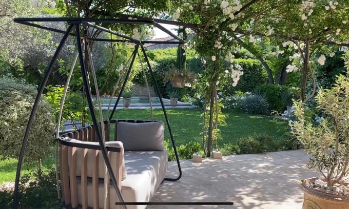 Paradou Bed & Breakfast | Experience La PARADOUNE 1: Oceanfront Bliss Awaits