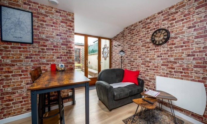 Amiens Apartment | Discover La Parenthèse Amiénoise with Family-Friendly Amenities
