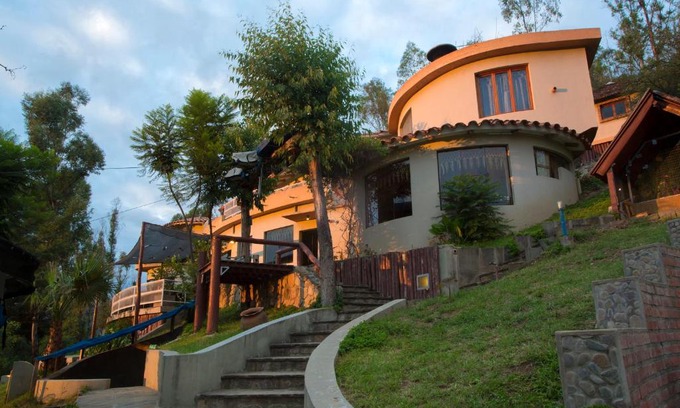 Tarija Hotel | Discover La Pasarela: 4-Star Retreat with Pool & Pet-Friendly
